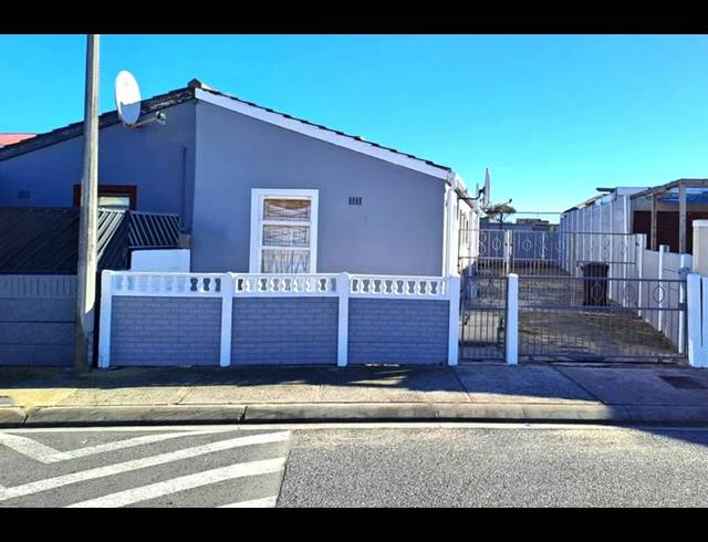 3 BEDROOM HOUSE FOR SALE IN PORTLANDS